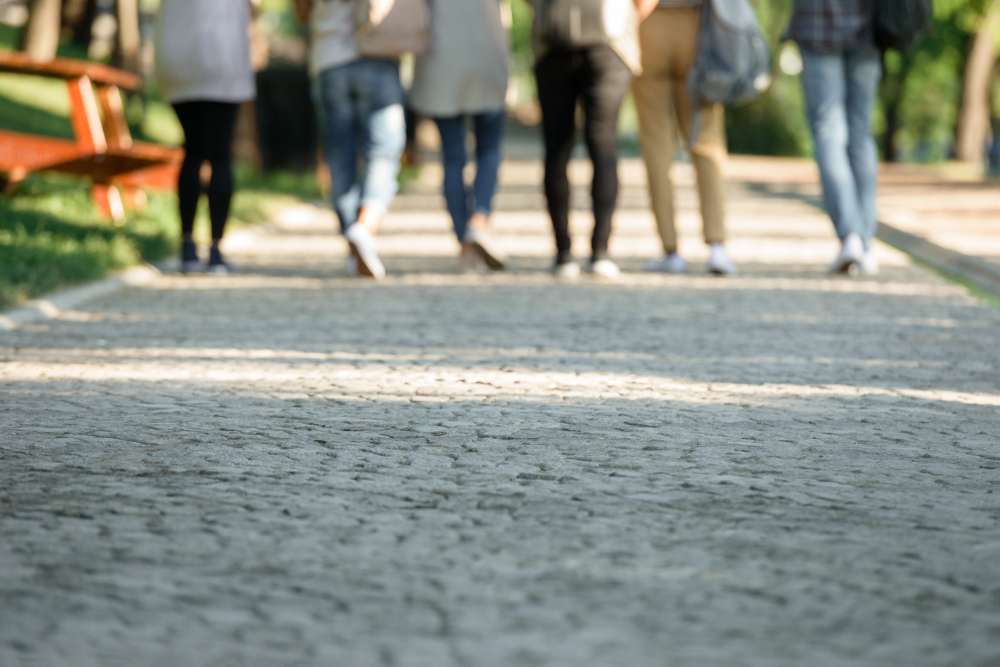 Ako ste poželeli da i vi pešačite pročitajte savete profesora sporta; Foto: Freepik.com, ilustracija