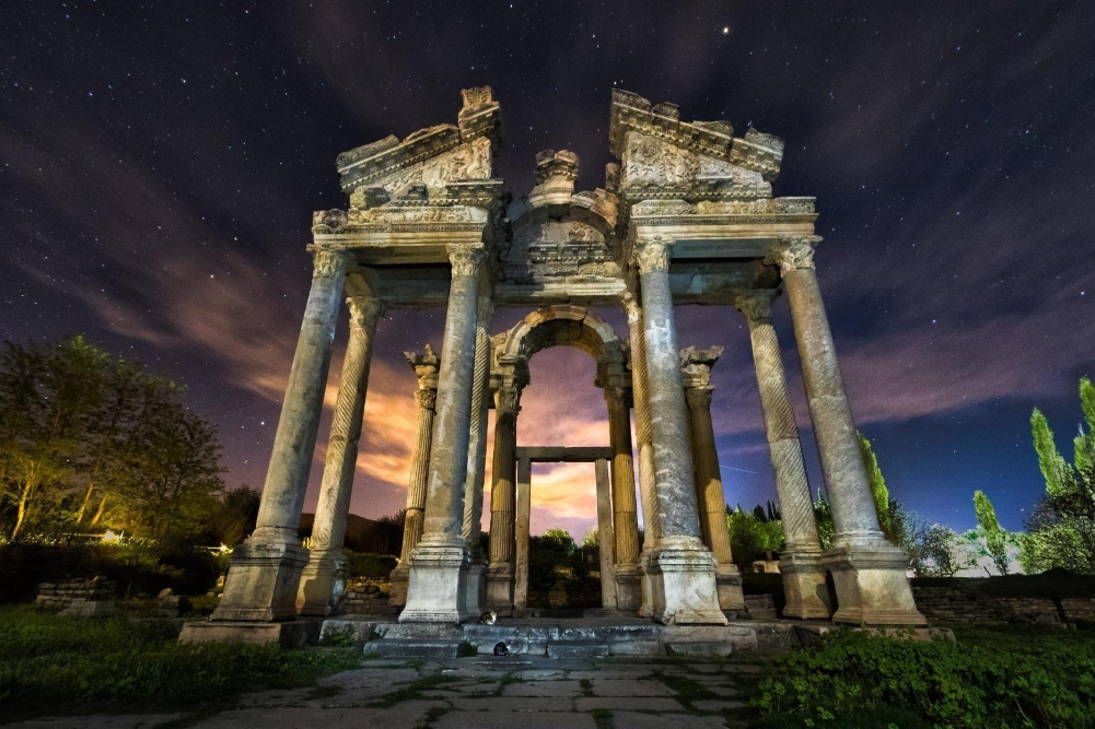 Pojedini muzeji i arheološki lokaliteti ostaju otvoreni dugo nakon zalaska sunca... Foto: TGA