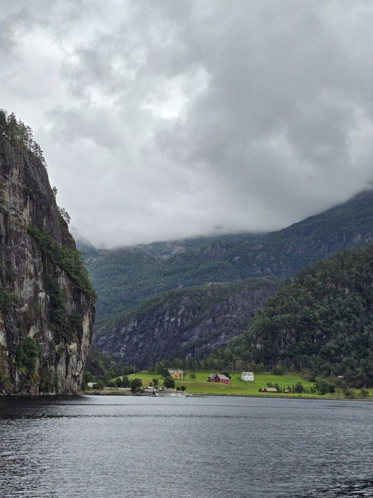 Bergen osvaja i neverovatnom prirodom koja ga okružuje... Foto: Dalibor Bajić, privatna arhiva